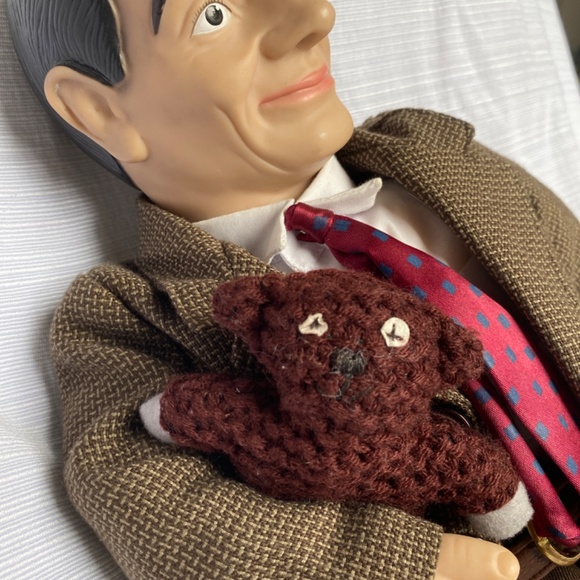Collectible 21 inch Mr.Bean Doll excellent condition - Picture 4 of 4